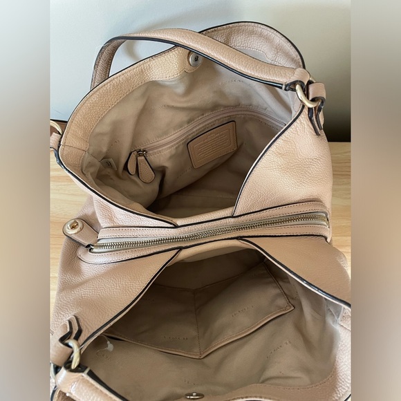 Coach Edie shoulder bag tan colour - Picture 11 of 12